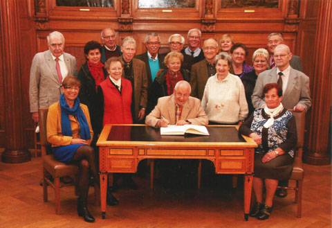 Gruppenbild im Rathaus