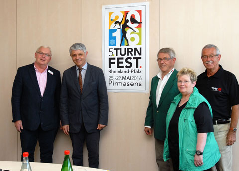 Vertragsunterzeichnung in Turnfeststadt Pirmasens